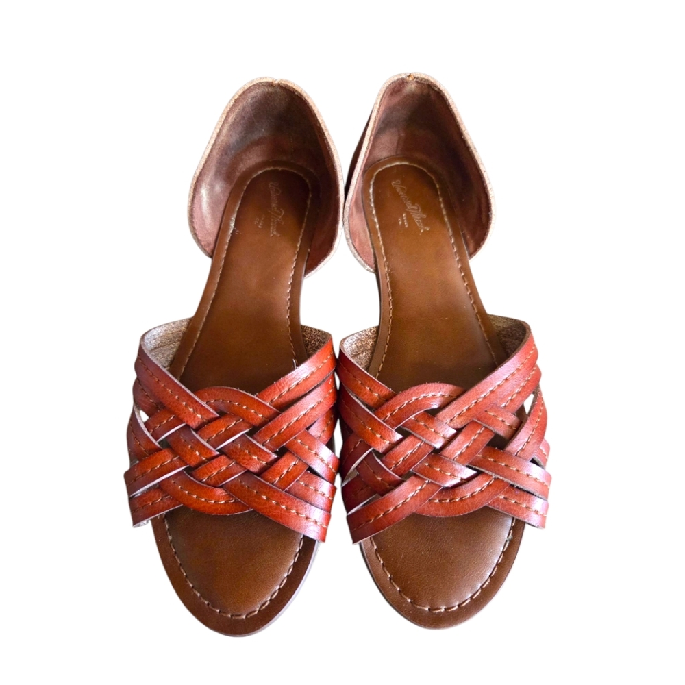 Universal Thread Women's Brown Woven Sandals